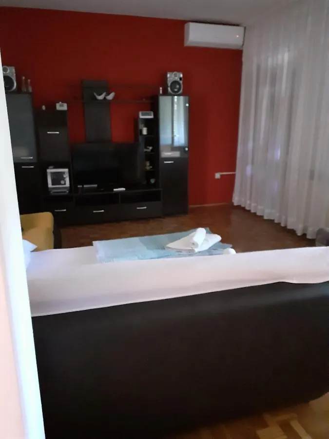 Hill Apartment Labin